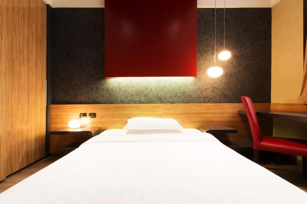 Hotel Huaxia Milano Milan