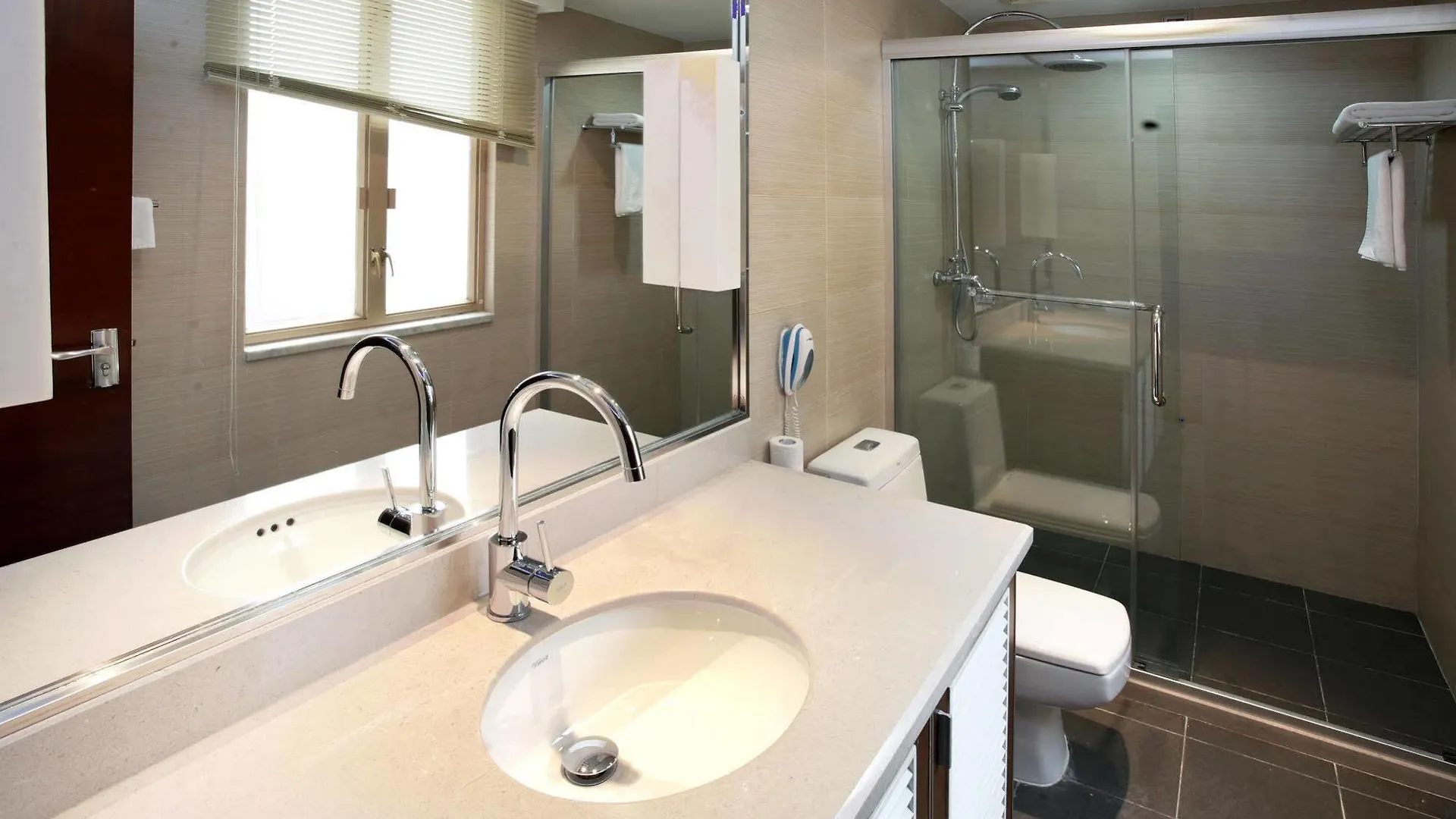 Hotel Huaxia Milano Itália